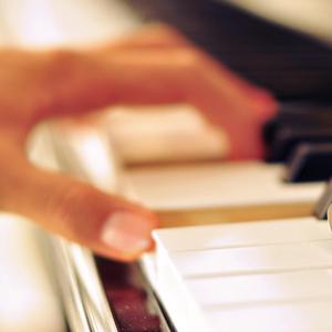 男女亲吻性视频
