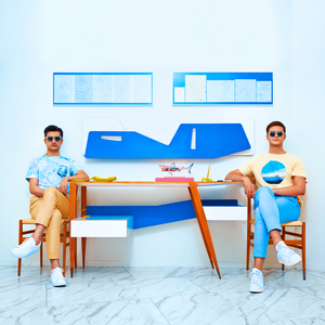 男女亲吻性视频
